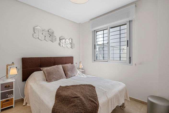 Image No.17-3 Bed Townhouse for sale