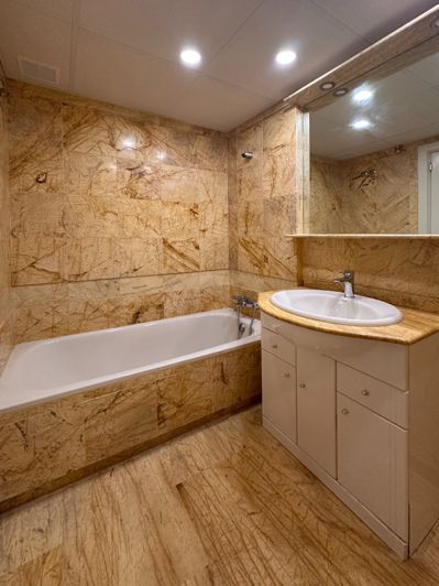 Image No.24-2 Bed Apartment for sale