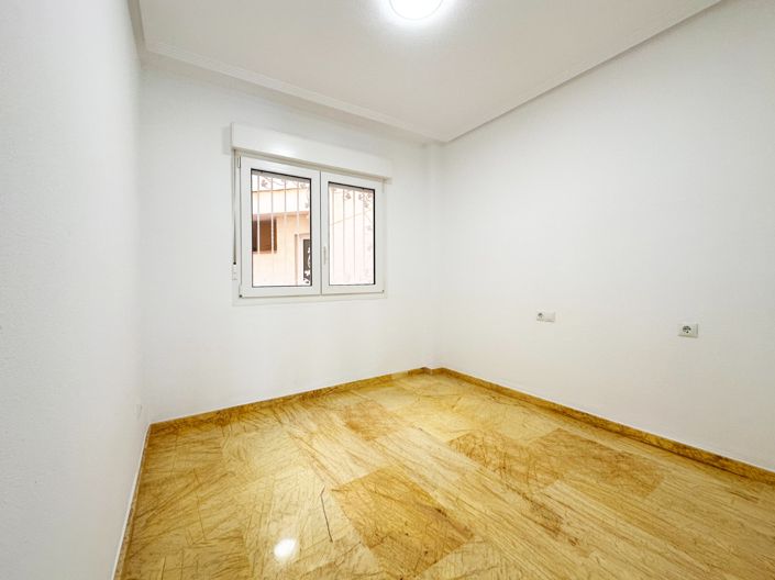Image No.27-2 Bed Apartment for sale