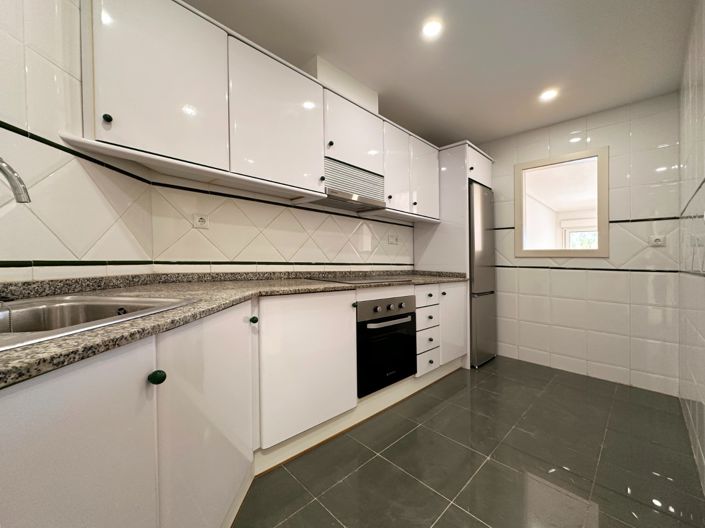 Image No.8-2 Bed Apartment for sale