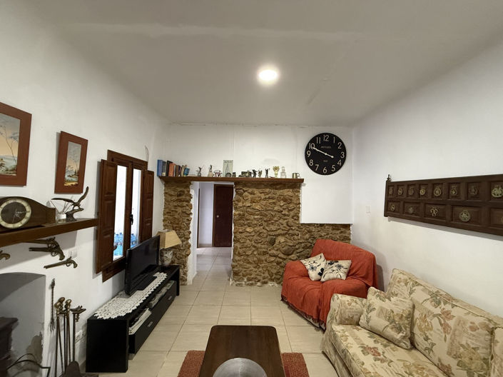 Image No.19-4 Bed Country House for sale