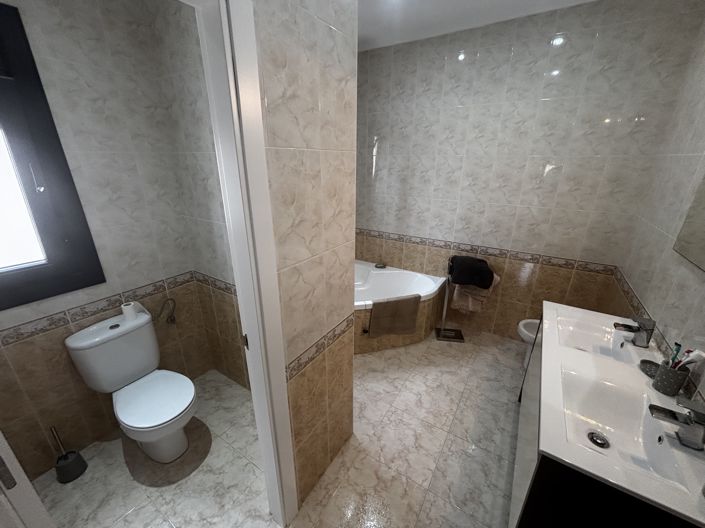Image No.11-4 Bed Villa for sale