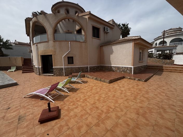 Image No.17-4 Bed Villa for sale