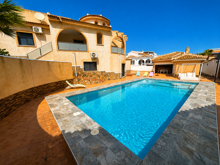 Image No.26-4 Bed Villa for sale