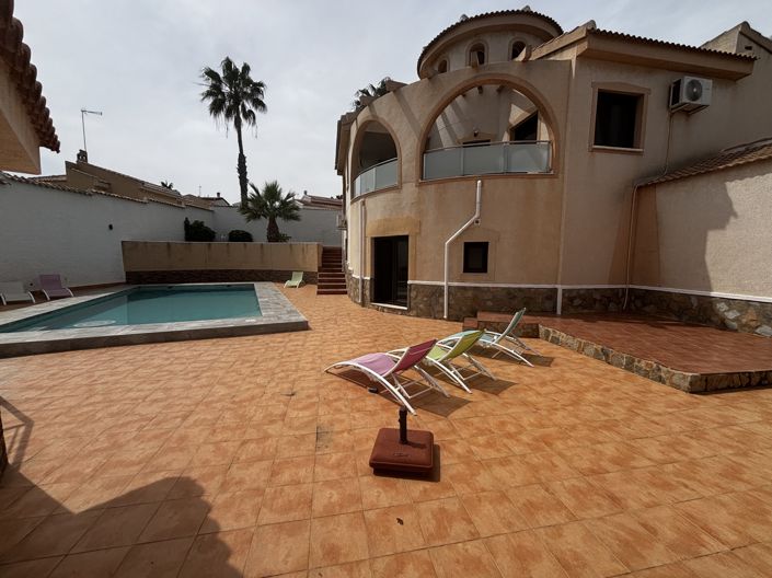 Image No.27-4 Bed Villa for sale