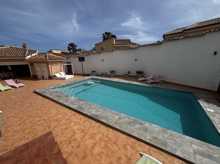Image No.28-4 Bed Villa for sale