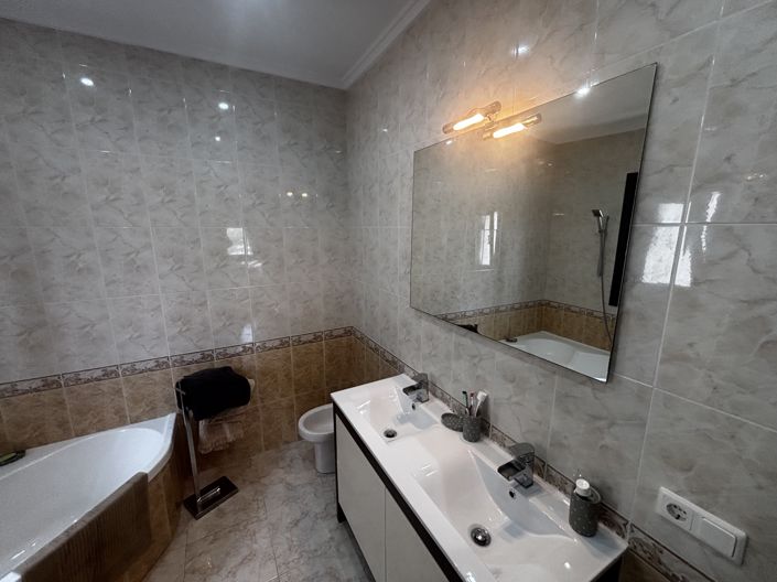Image No.7-4 Bed Villa for sale