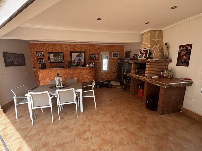 Image No.9-4 Bed Villa for sale