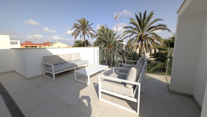 Image No.38-4 Bed Villa for sale