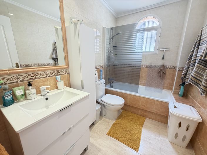 Image No.11-3 Bed Townhouse for sale