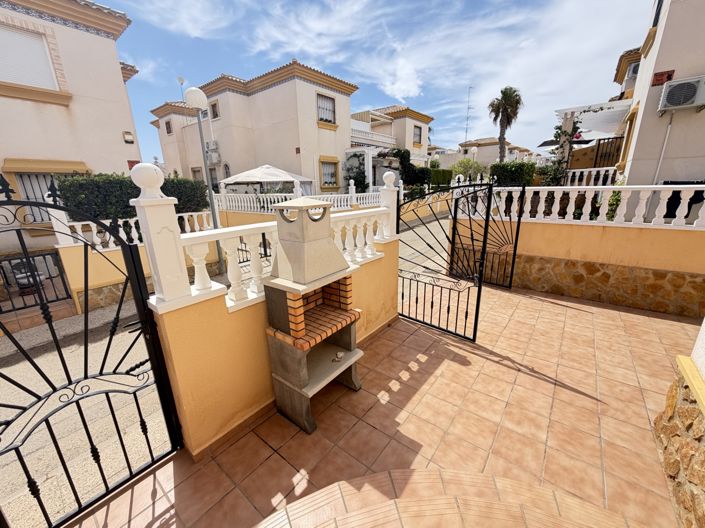 Image No.24-3 Bed Townhouse for sale