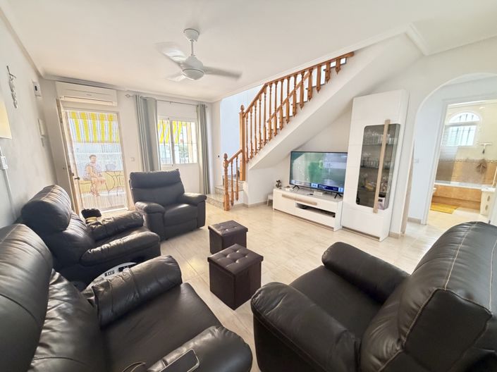 Image No.4-3 Bed Townhouse for sale