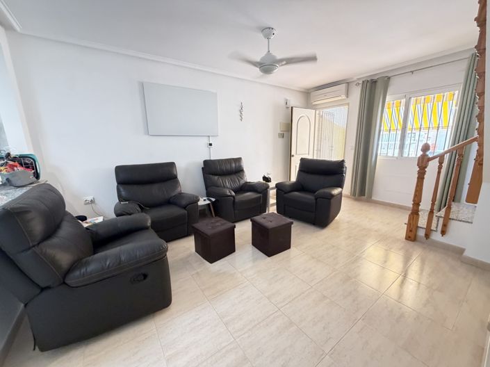 Image No.6-3 Bed Townhouse for sale