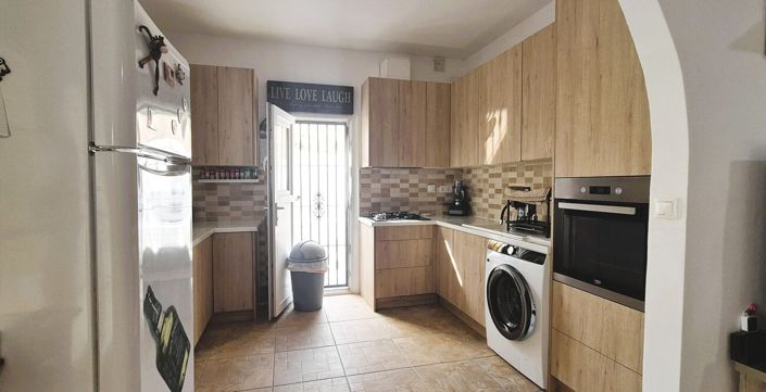 Image No.9-2 Bed Townhouse for sale