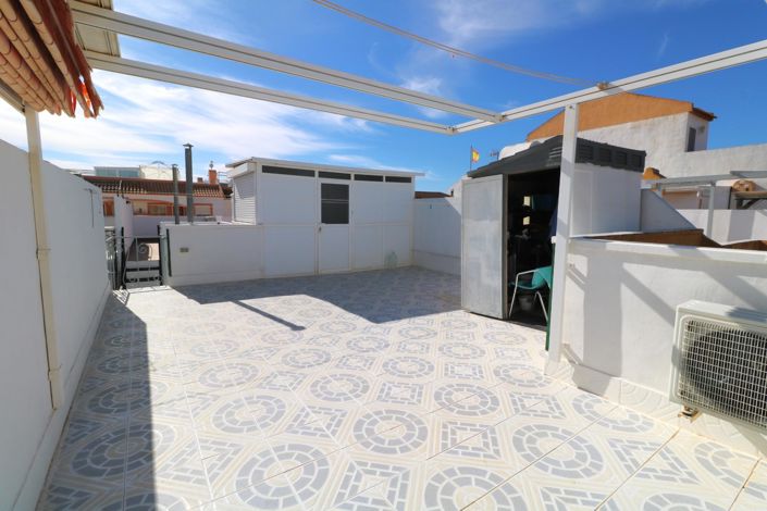Image No.15-2 Bed Townhouse for sale