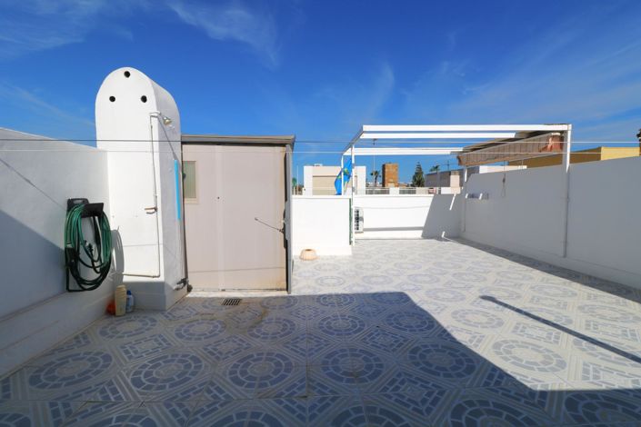 Image No.17-2 Bed Townhouse for sale