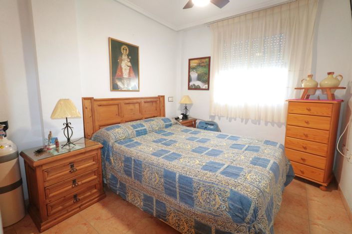 Image No.20-2 Bed Townhouse for sale