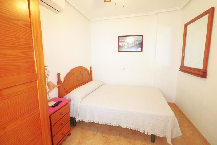 Image No.25-2 Bed Townhouse for sale