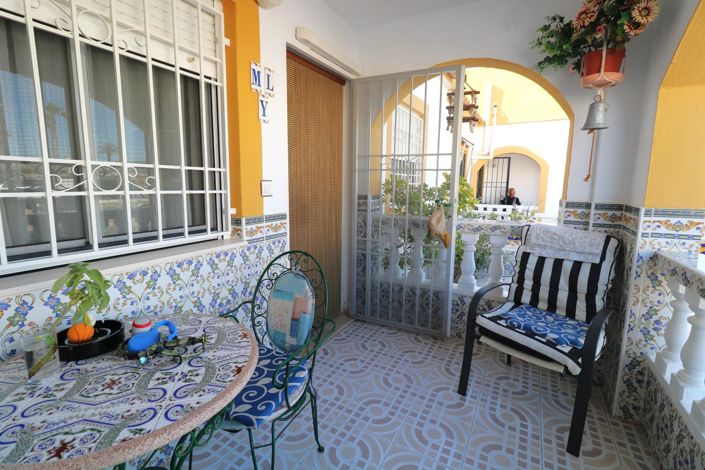 Image No.26-2 Bed Townhouse for sale