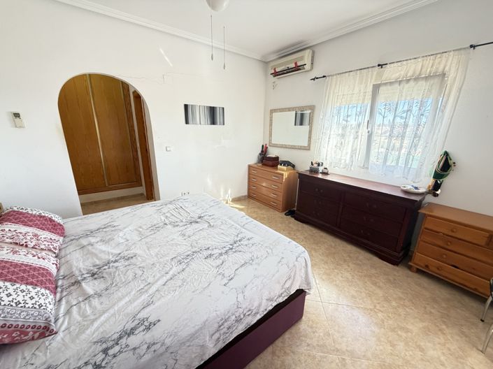 Image No.13-7 Bed Villa for sale