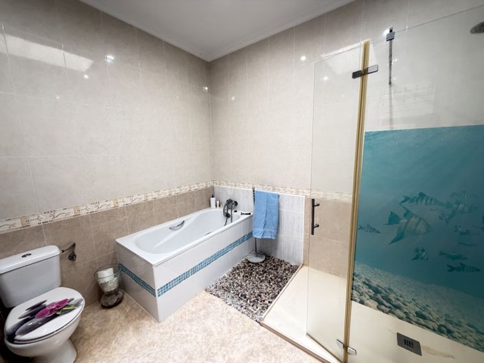 Image No.19-7 Bed Villa for sale
