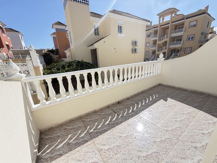 Image No.28-3 Bed Townhouse for sale