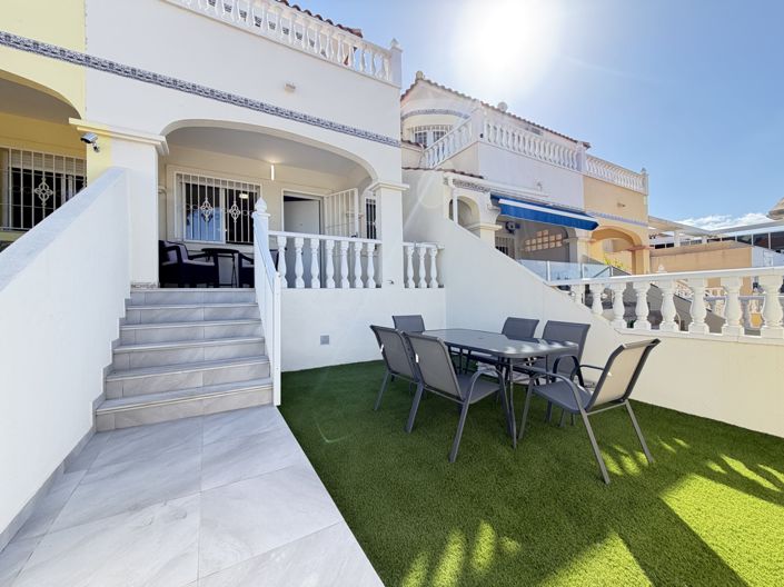 Image No.3-3 Bed Townhouse for sale