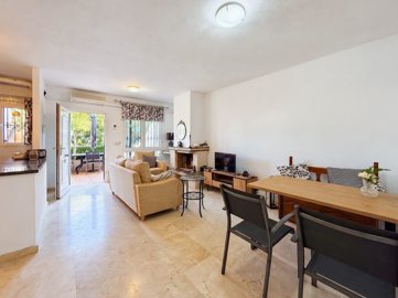p-2e90f50ef32a663c