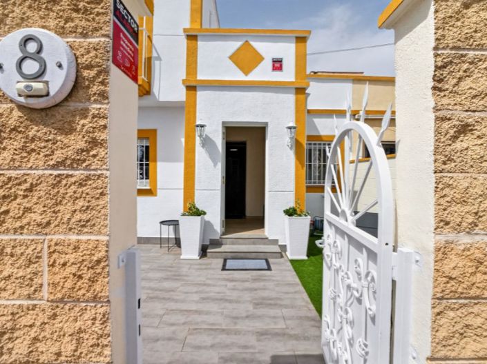Image No.25-3 Bed Townhouse for sale