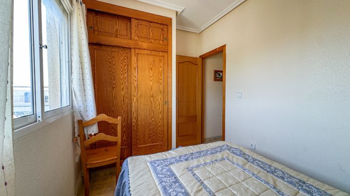 Image No.16-2 Bed Townhouse for sale