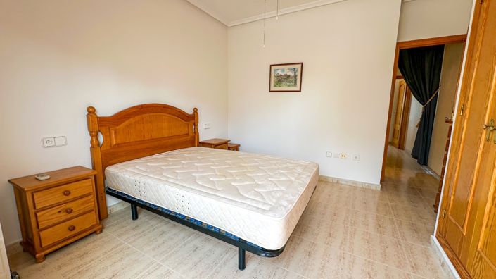 Image No.20-2 Bed Townhouse for sale