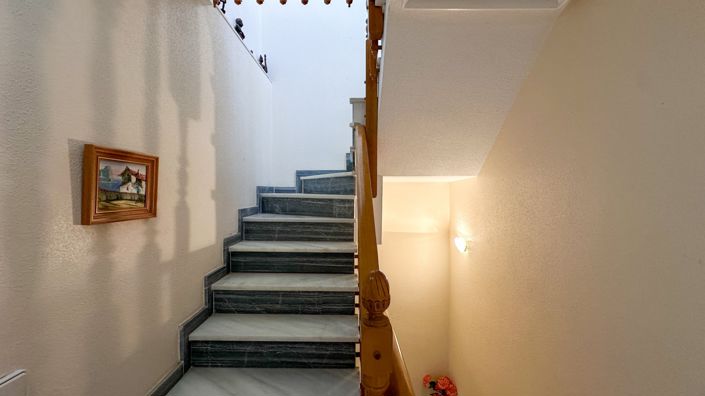 Image No.29-2 Bed Townhouse for sale