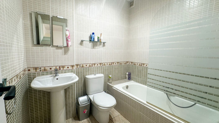 Image No.20-2 Bed Apartment for sale