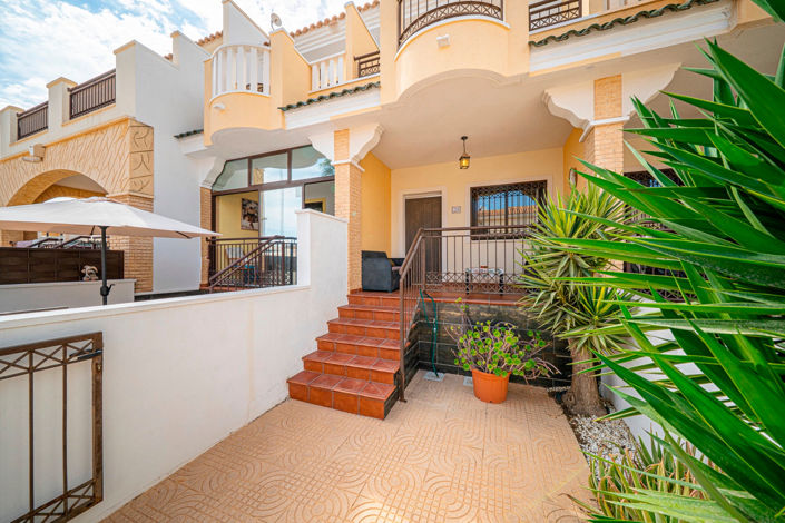 Image No.32-2 Bed Townhouse for sale
