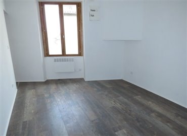 first-floor-bedroom-b-reference-90806-640x467