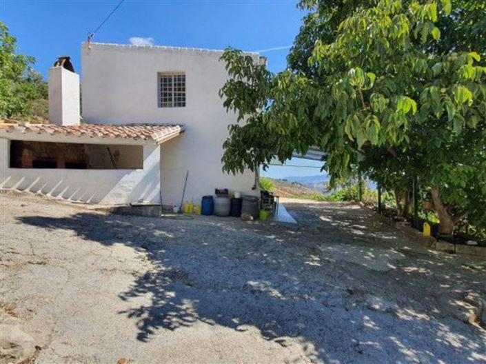 Image No.13-2 Bed Country House for sale