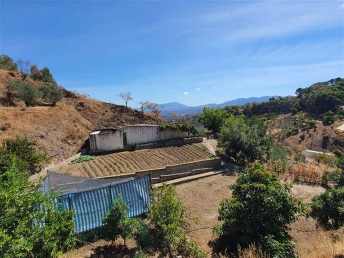 Image No.20-2 Bed Country House for sale