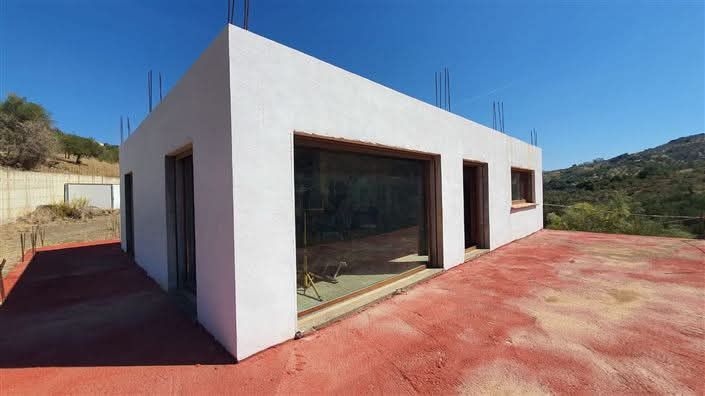 Image No.2-1 Bed Country House for sale