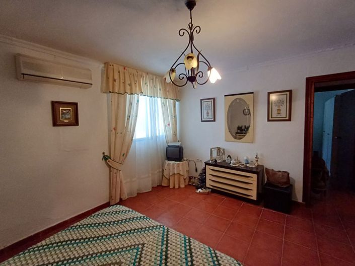 Image No.10-3 Bed Country House for sale