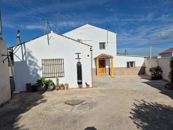 Image No.1-3 Bed Country House for sale