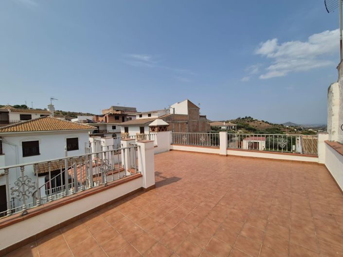 Image No.2-Maison de ville de 5 chambres à vendre à Guaro