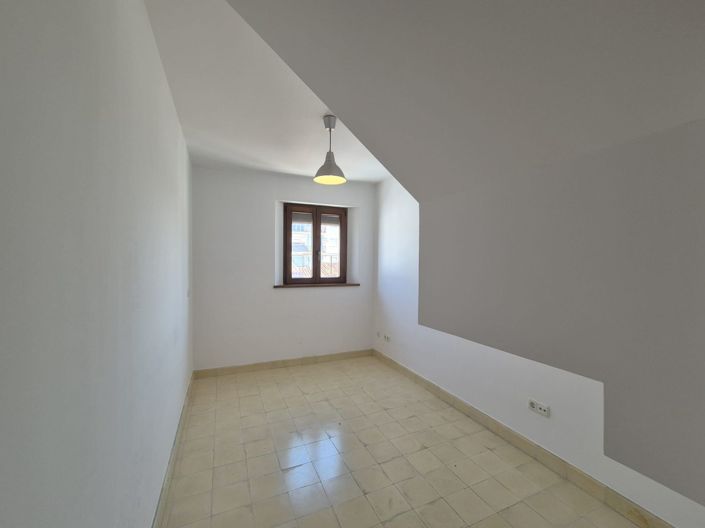 Image No.12-3 Bed Apartment for sale