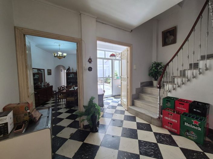 Image No.1-4 Bed Townhouse for sale