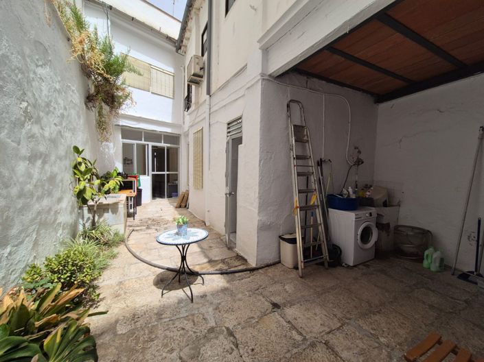 Image No.10-4 Bed Townhouse for sale