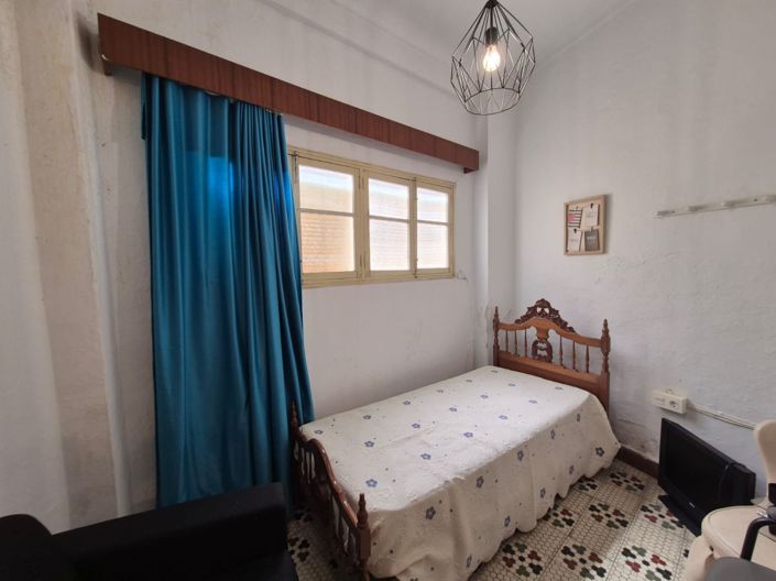 Image No.18-4 Bed Townhouse for sale