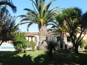 casa-en-venta-denia-jardin-y-casa