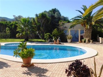 casa-en-venta-denia-piscina-y-casa