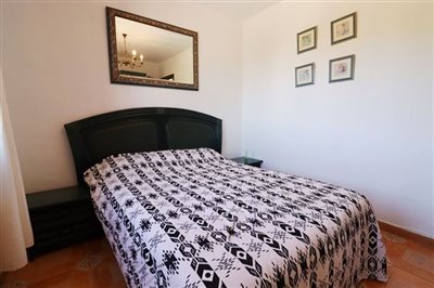 villa-for-sale-in-denia-guest-bedroom-2