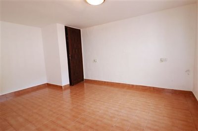villa-for-sale-in-denia-aprtment-bedroom