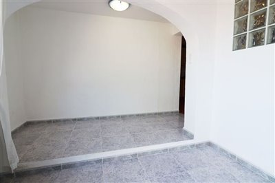 villa-for-sale-in-denia-aprtment-entrance